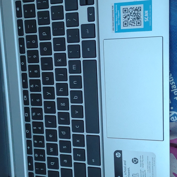 Laptop - Picture 3 of 4